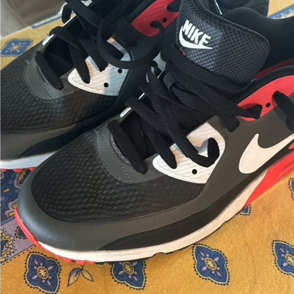 Nike Black and Red waterproof golf Sneakers